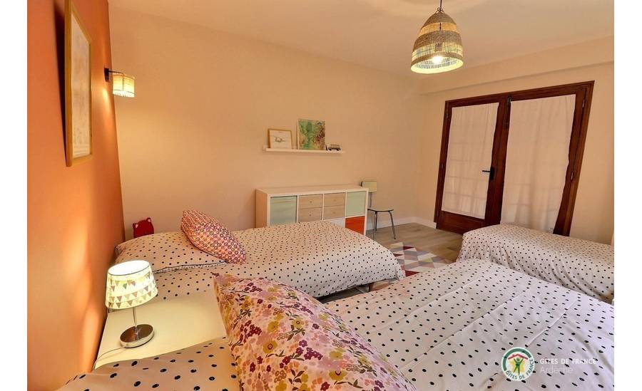 Chambre avec 3 lits 90