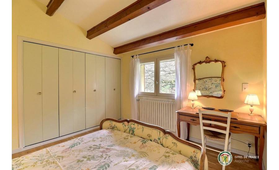 Chambre avec lit en 160