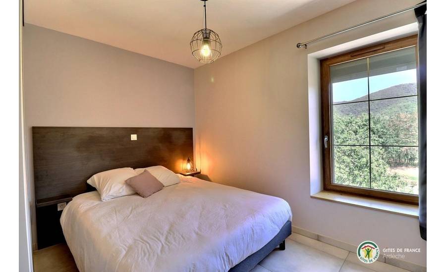 Chambre avec lit en 160cm