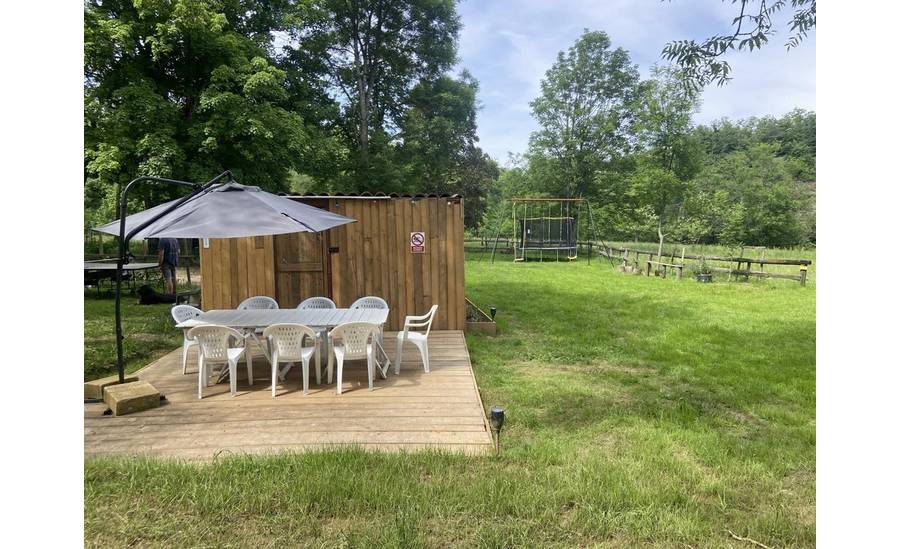 Jardin commun en contrebas du gîte