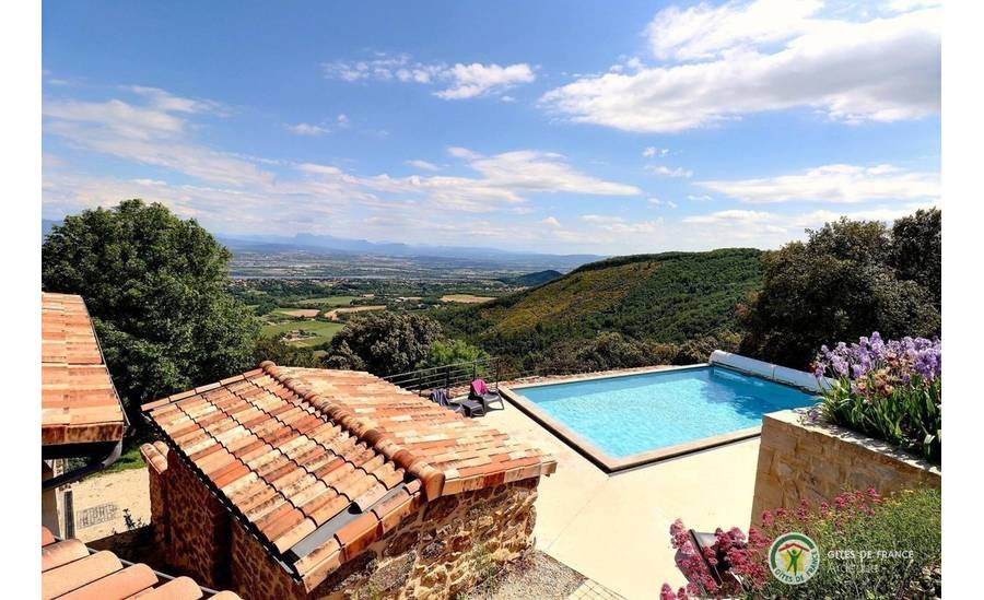 La ferme d'Helyette : vue sublime sur la vallée du Rhône