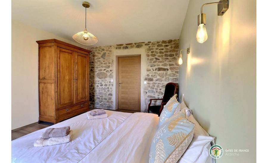 Chambre avec lit 180 (modulable en deux lits 90)