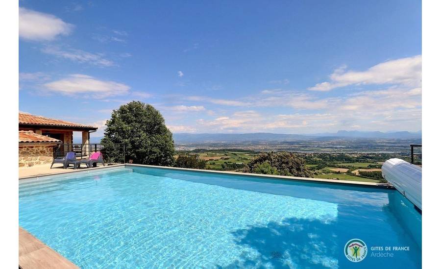 Piscine avec vue panoramique