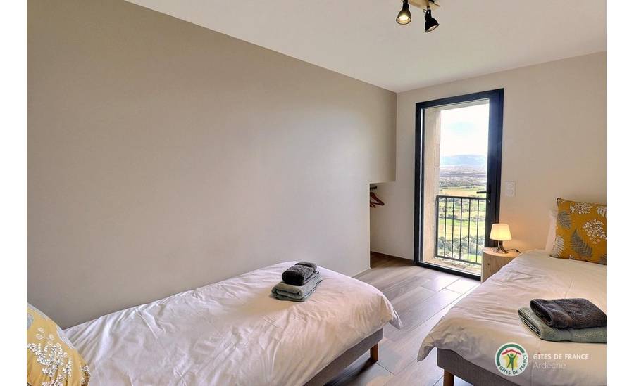 Chambre avec deux lits 90