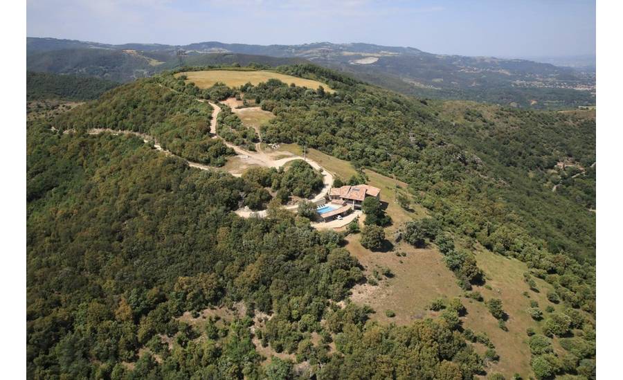 Vue générale de la ferme et des 22ha de terrain
